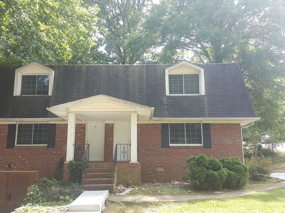 1st image of 210 Edwina Ct