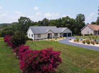 102 Spyglass Ln, Huddleston, VA