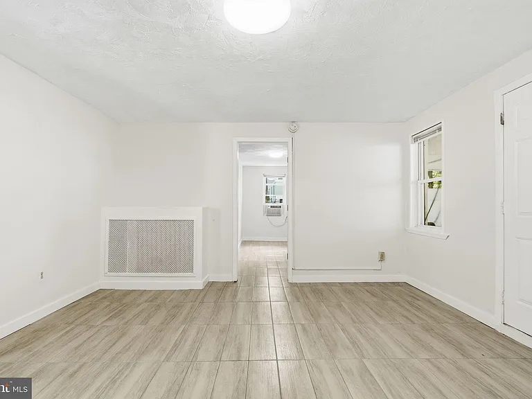 7126 Carroll Ave #4 — Photo 6