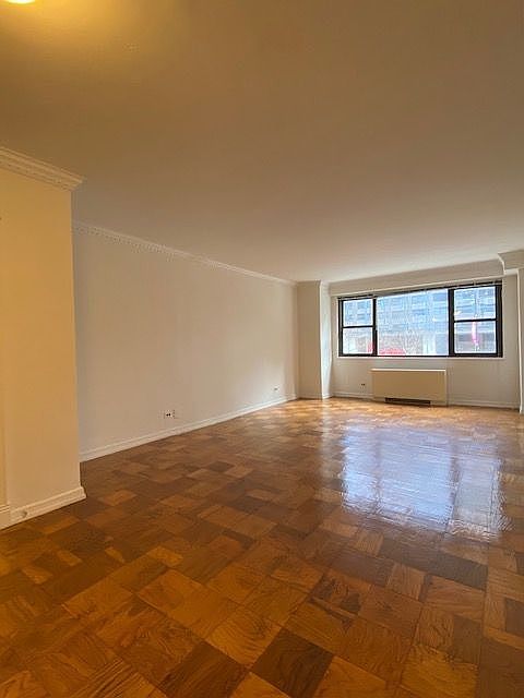 1st image of 340 W 55th St #7I