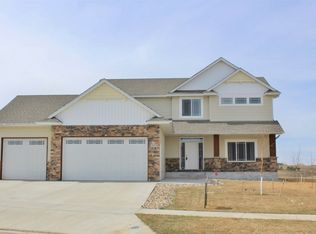 2605 20th St NW, Minot, ND 58703