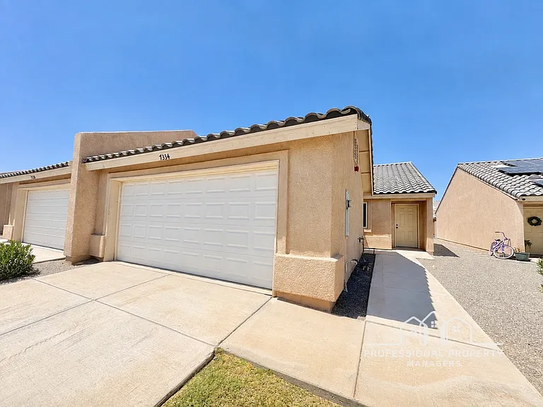 7334 E 39th Pl — Photo 1