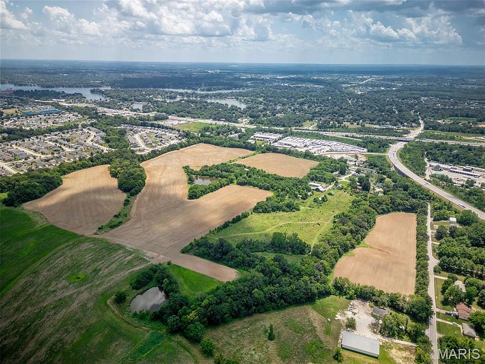 2nd image of Gilmore Ln