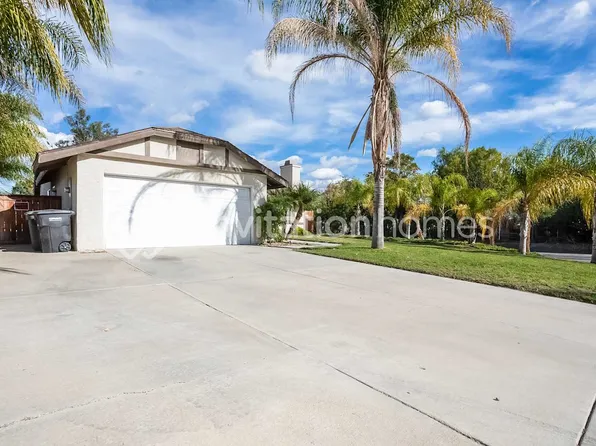 19086 Reindeer Dr, Lake Elsinore, CA 92530