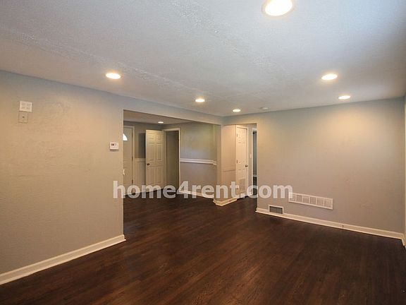 5th image of 3117 S Crysler Ave