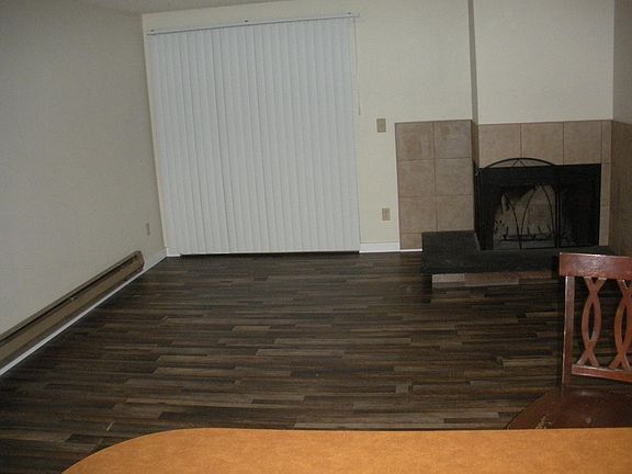 3rd image of 935 26th St NE