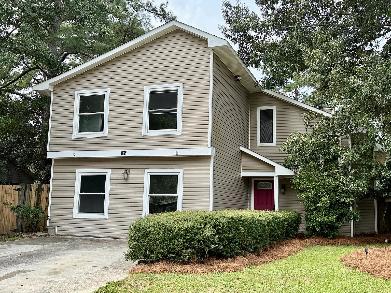 4 bed, 2346 sqft, $2,600 — Photo 1