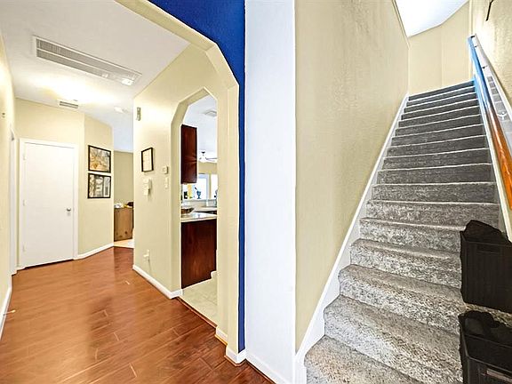5th image of 2706 Durham Chase Ln