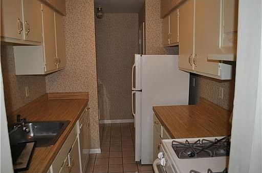 5th image of 276 Temple Hill Rd Unit 811