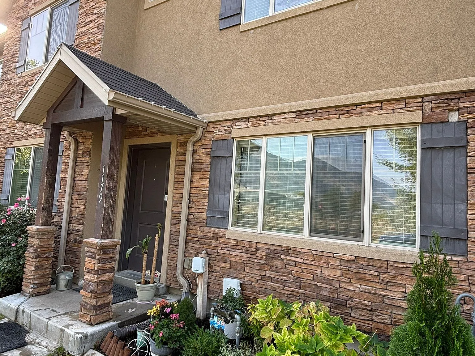 4 bed, 1884 sqft, $2,250 — Photo 2