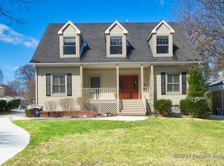 28 Oxford Ave, Clarendon Hills, IL 60514