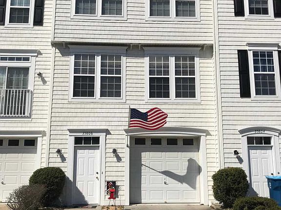 3rd image of 35806 S Gloucester Cir #B26