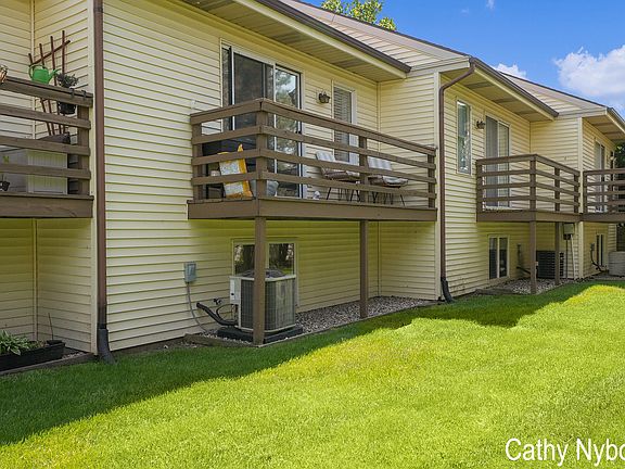 3rd image of 4213 Eastcastle Ct SE