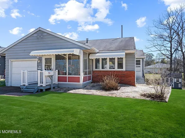 39 Coral Bell Holw Hollow, Toms River, NJ 08755