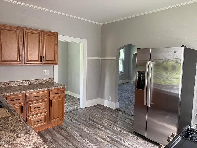 126 Monroe St — Photo 16