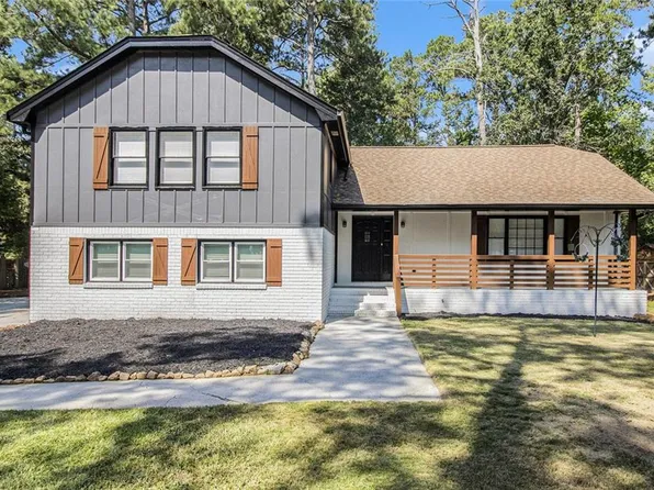 2180 E Chester Cir SE, Conyers, GA 30013
