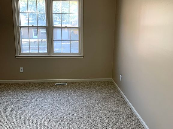 4th image of 2709 Ponderosa Dr