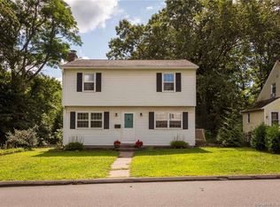 34 Hillside St, Manchester, CT 06042