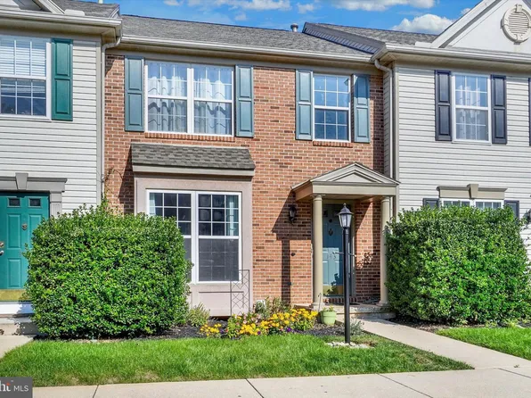 143 Chandler Dr #143, Red Lion, PA 17356