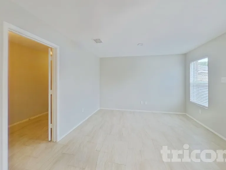 1221 Dianthus Dr — Photo 6