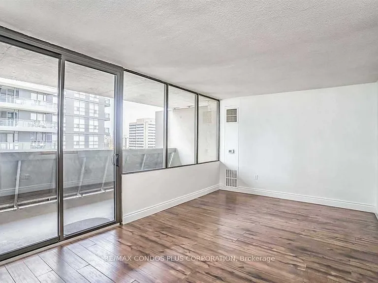 720 Spadina Ave #1011 — Photo 6