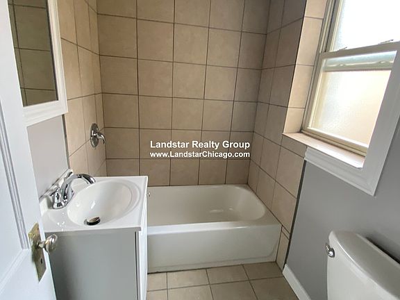 3rd image of 4029.5 W Melrose St #3