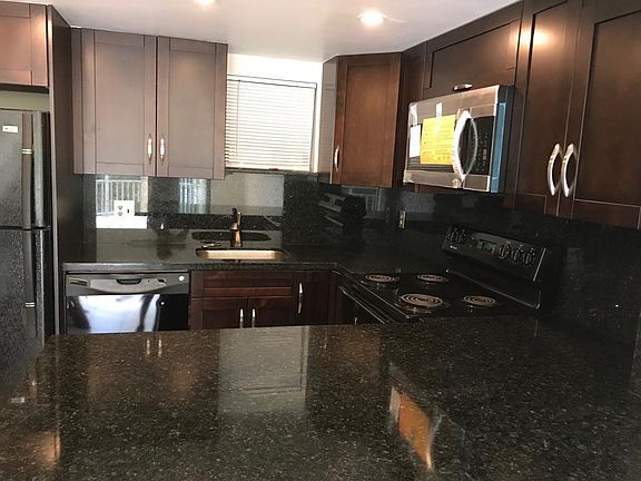 4th image of 8290 Lake Dr APT 433