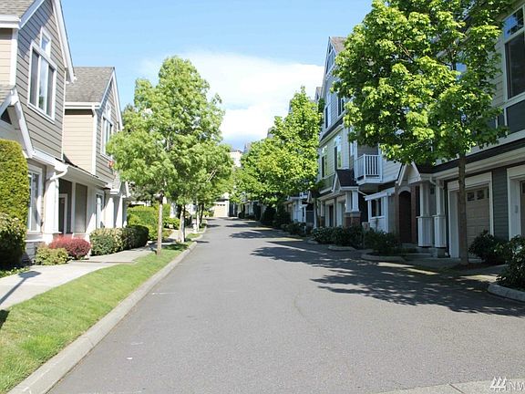 3rd image of 1435 Huckleberry Cir #1435