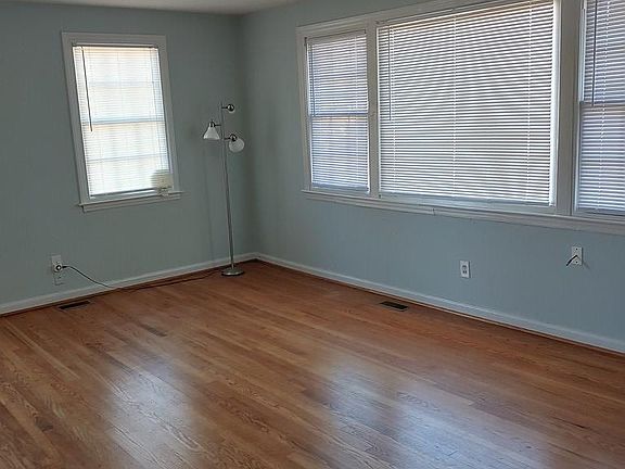 5th image of 1311 North Dr