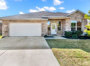 621 Bretts Way, Burleson, TX 76028
