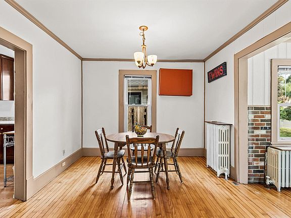 3rd image of 3928 Polk St NE