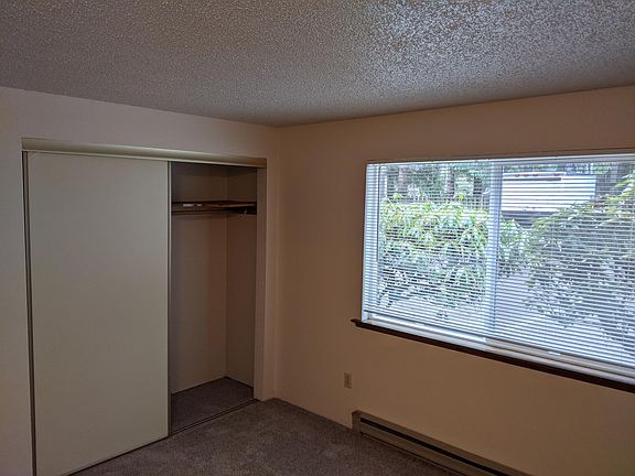 4th image of 1220 E St SE #7