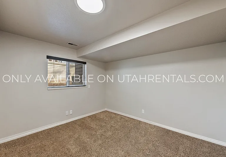 1660 Willowbrook Dr — Photo 13