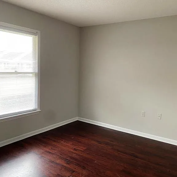 140 Lanier Dr #13 — Photo 4