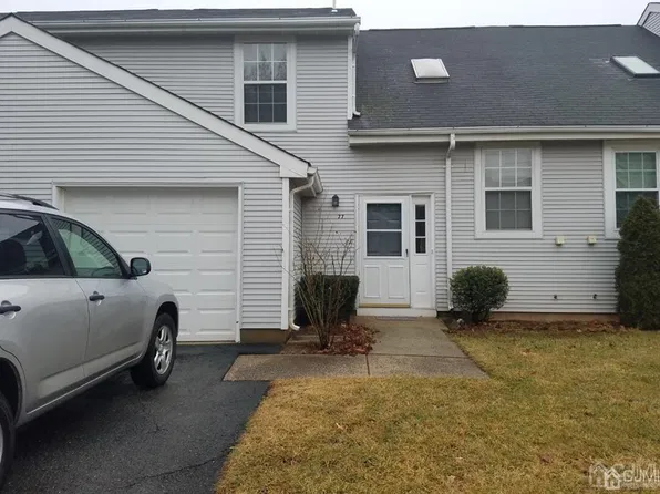 77 Winchester Way, Somerset, NJ 08873
