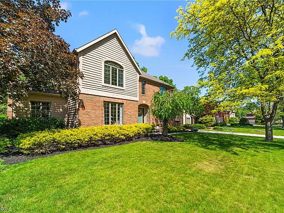 2nd image of 31068 Pinehurst Dr