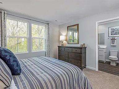5th image of 30 Cecelia Way