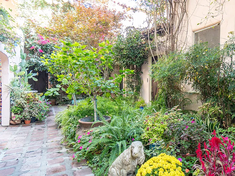 226 S Poinsettia Pl #226 — Photo 36