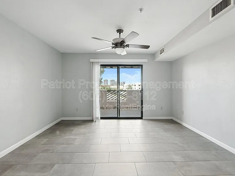 1005 E 8th St #2007 — Photo 11