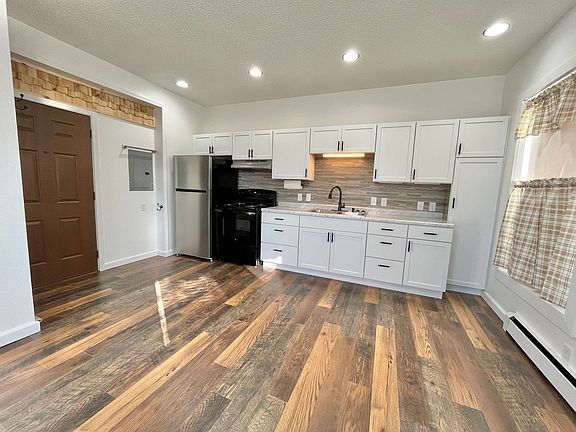 3rd image of 800 W 12th St APT 1