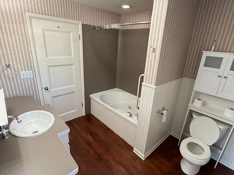 550 Carlson Dr — Photo 21