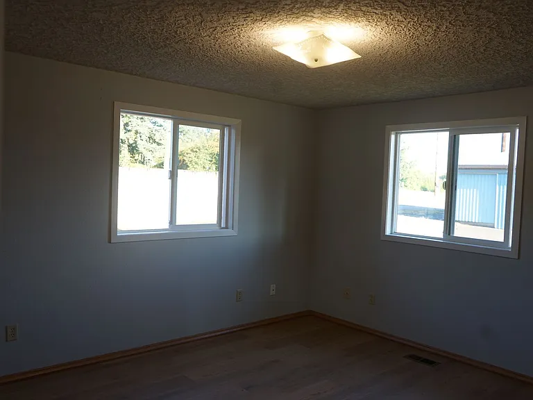 21705 NE 50th Ave — Photo 7