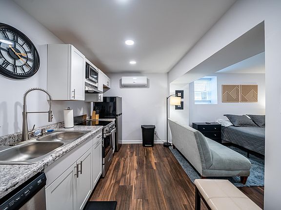 4th image of 234 E 9th St #B03-b