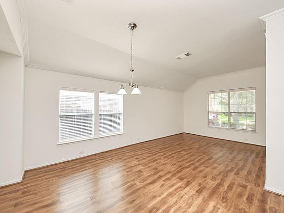 5th image of 19122 Mission Manor Ln