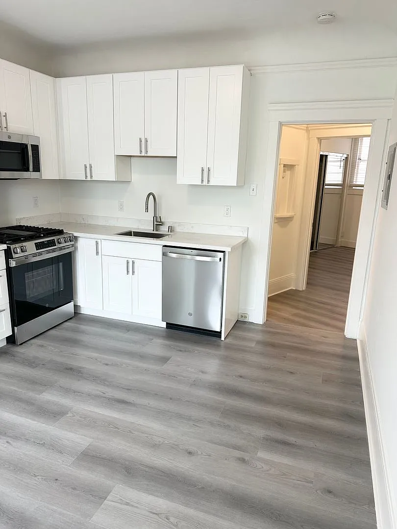 2440 Market Street — Photo 4