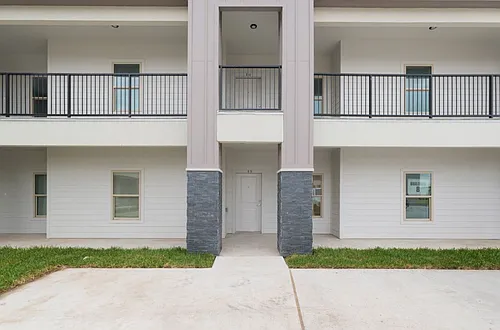 2107 Village Center Dr Photo 1