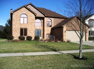 48346 Thorncroft Dr, Macomb, MI 48044