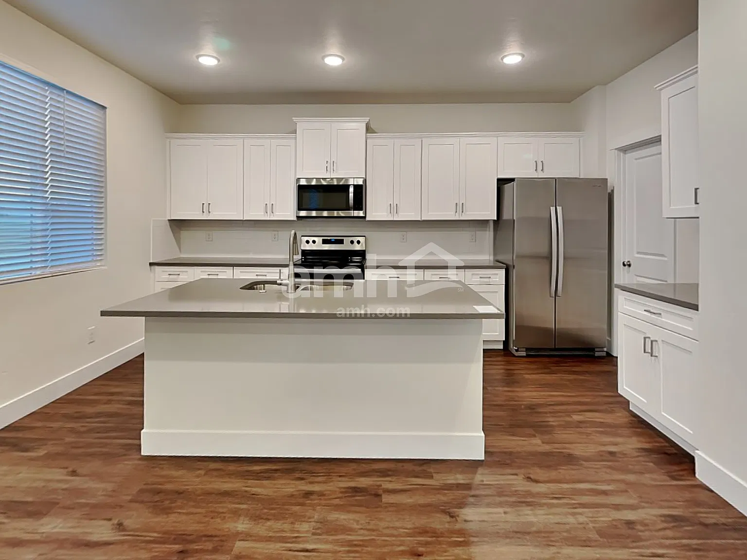 5 bed, 3.0 bath, 2637 sqft, $3,195 — Photo 4