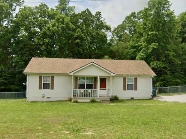 215 Station Dr, Waverly, TN 37185