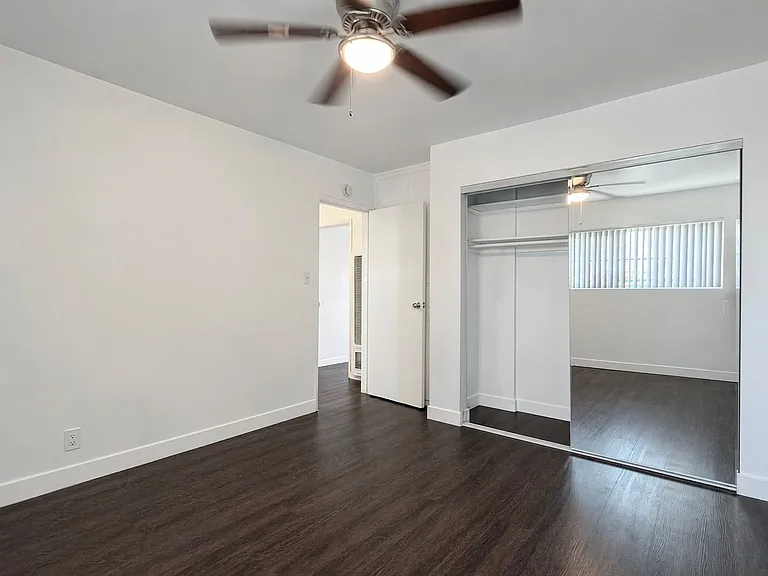 1415 Cedar Ave — Photo 17